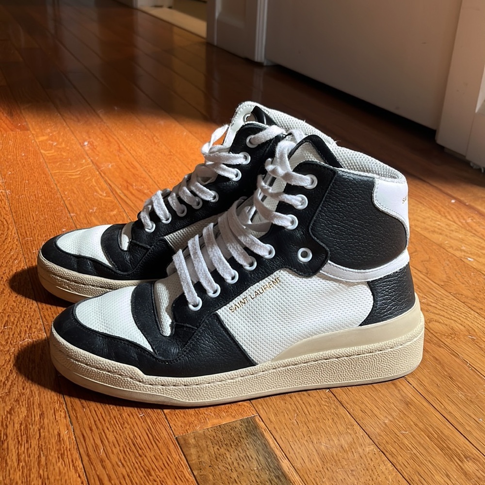 Authentic- SAINT LAURENT HIGH TOP LEATHER SNEAKERS